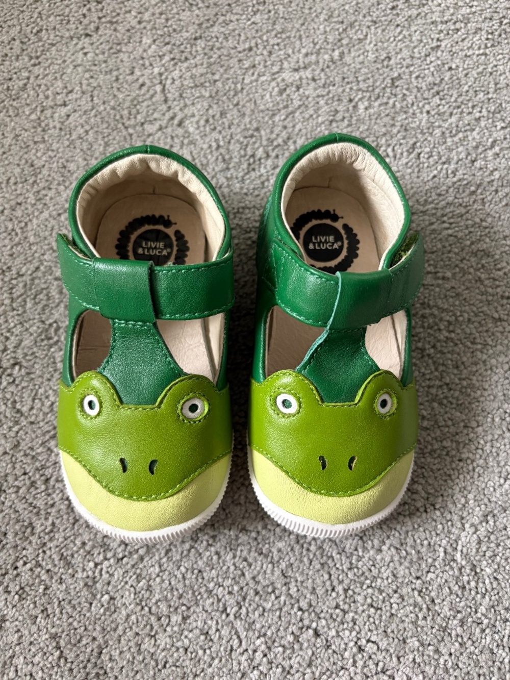 Livie & Luca size 4 froggy shoes 🐸 NEW